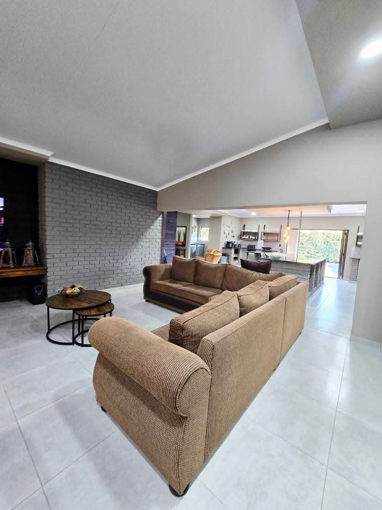 5 Bedroom Property for Sale in Irene Park North West